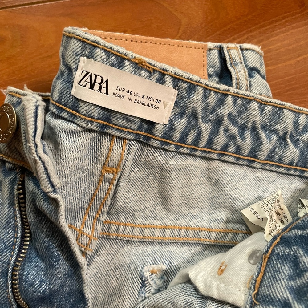 Zara jeans light wash mom jeans